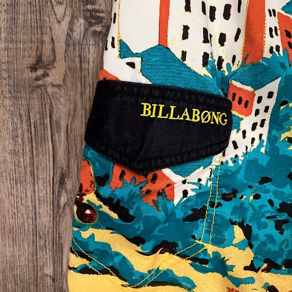 Billabong Men's Hawaiian Print Boardshorts - Size 30 - Picture 3 of 8